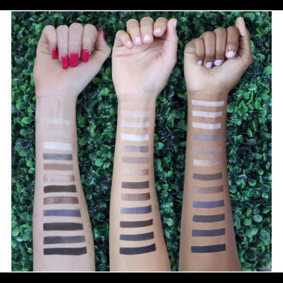 $10⬇️SUNDAY💖Pretty Vulgar Nightingale Palette - Picture 8 of 11